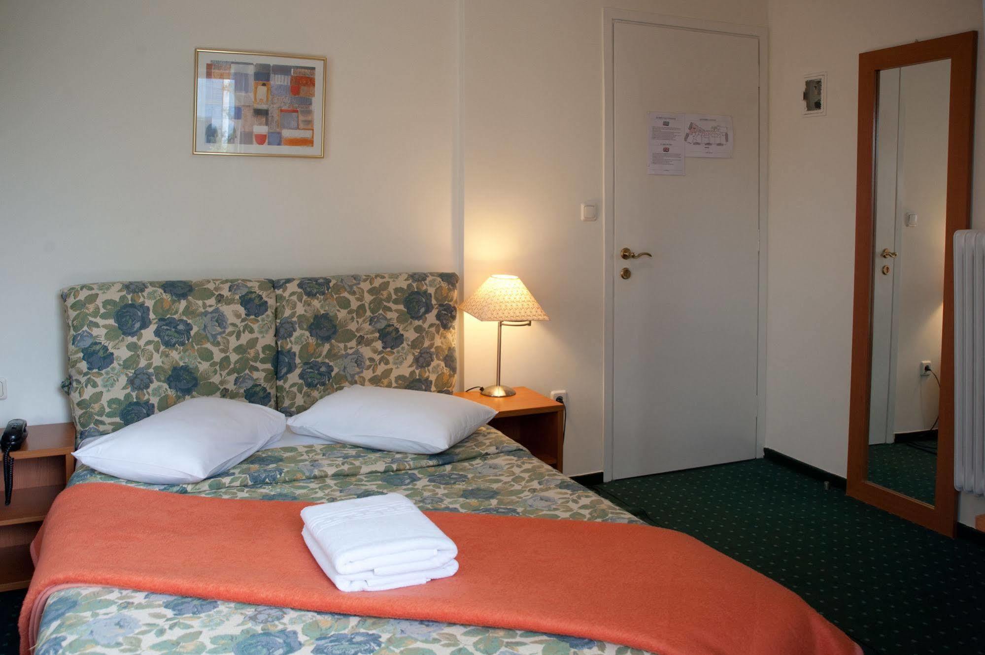Nestorion Hotel Atenas Exterior foto